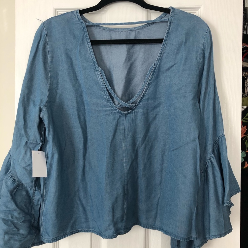 🌟2/$10🌟 Chambray Denim Bell Sleeve Top - Picture 4 of 6